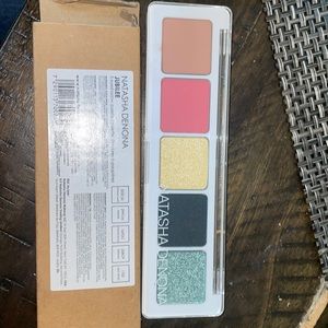 Natasha adenina Eyeshadow Palette